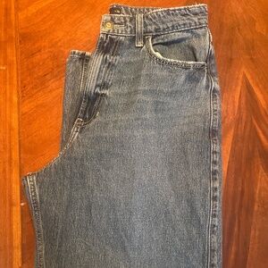 Hollister Ultra High Rise Baggy Jeans Size 30 (10) Medium Wash